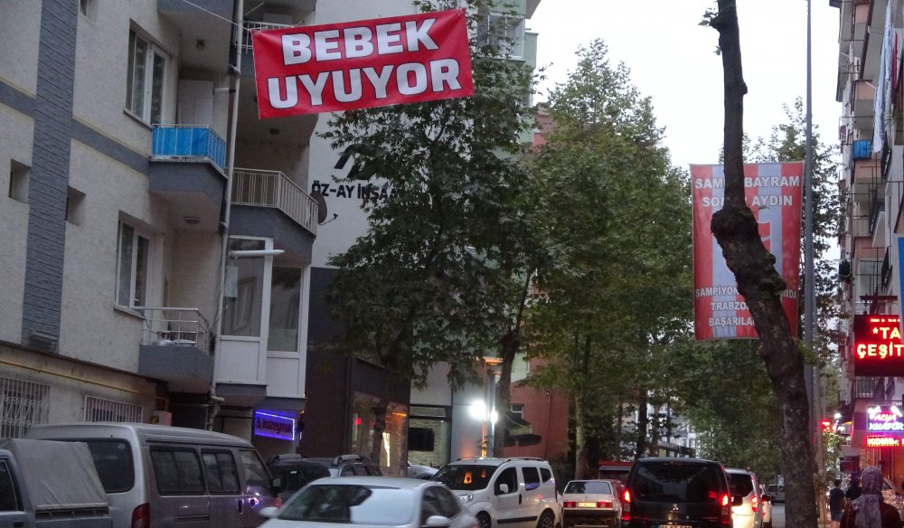 1695631914 30 Trabzonda bebek arac gurultusunden etkileniyor bu yuzden onun icin caddeye.webp
