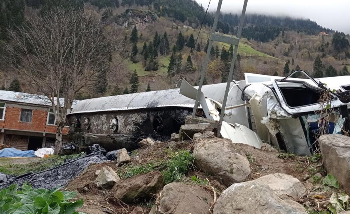 Trabzon'da zift dolu tanker kaza yaptı2 yaralı