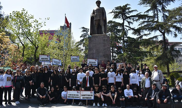 Trabzon’da Lise Öğrencilerinden “Mutluluğa Zarar Vermeyin” Mesajı