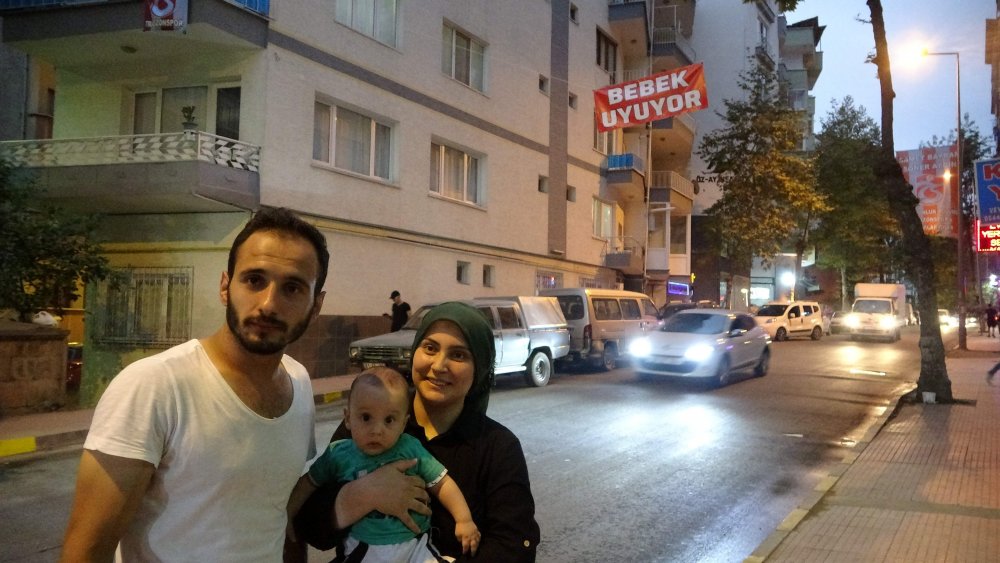 Trabzonda bebek arac gurultusunden etkileniyor bu yuzden onun icin caddeye.webp