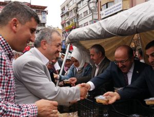 Trabzon’da 18 ilçede halka aşure dağıtıldı |