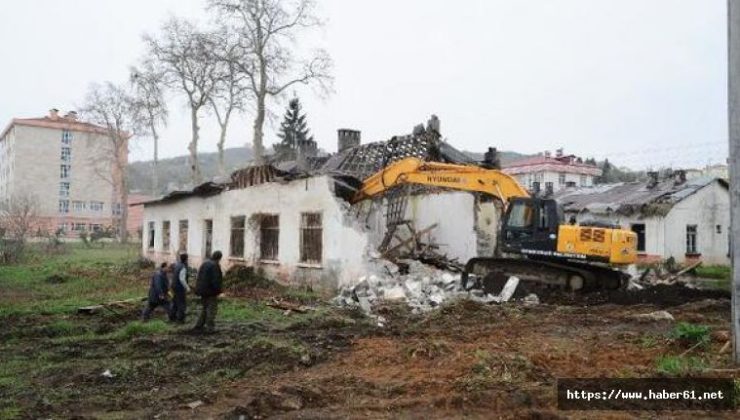 Bıçakçıoğlu, yıkılan eski köy enstitüsü binaları için tepki çeken 'ahır' ifadesi için konuştu